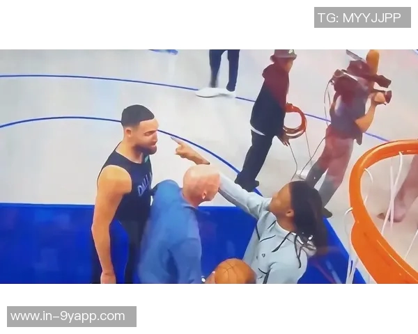 莫兰特与克莱场边对话曝光引热议你现在就是个废物的真相揭秘