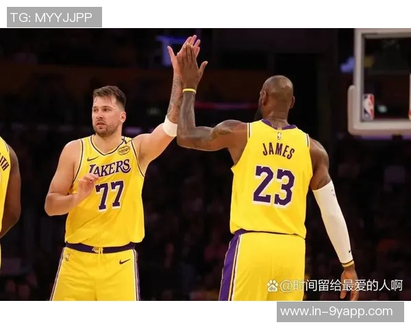 老詹如何适应新环境东契奇赞其经验丰富无可替代