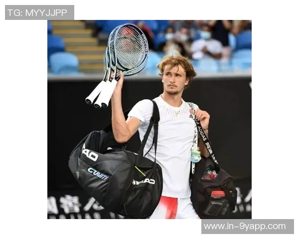 洛卡特利调侃队友脚后跟传球技艺高超赛场上笑声不断 洛卡特利调侃队友脚后跟传球技艺高超赛场上笑声不断