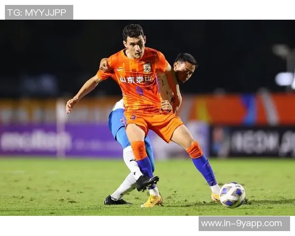 泰国队防守犯规引发争议拜合拉木模仿对手动作表达不满